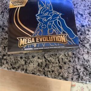 Sealed Pokémon, mega evolutions elite trainer box